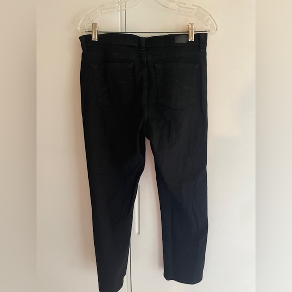 Lee Relaxed Fit Straight Leg Petite Jeans - Picture 2 of 2